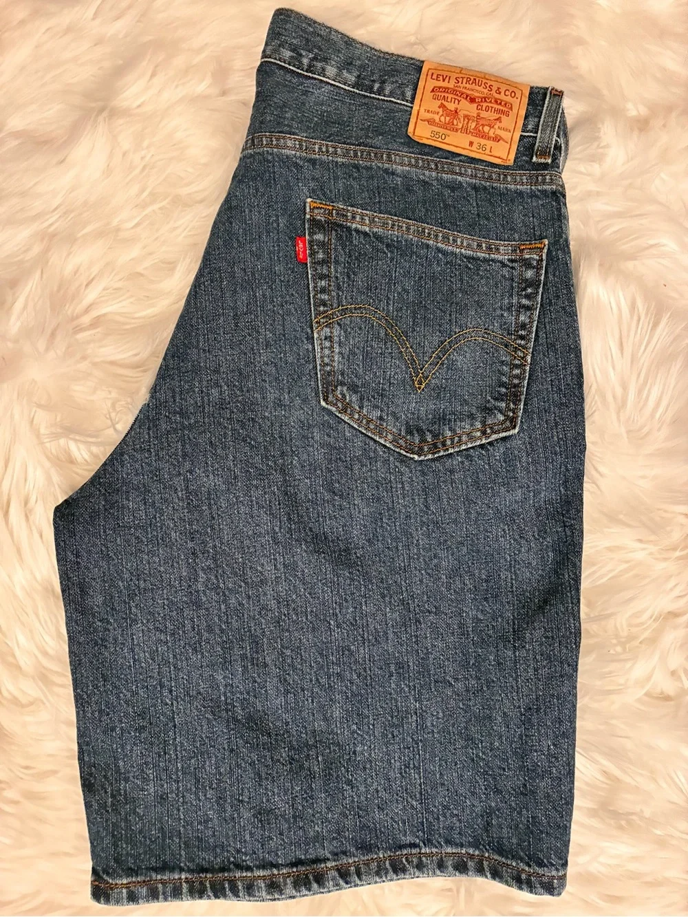 Levi’s 550 Sz 36 Relaxed Fit Mens Jean Shorts